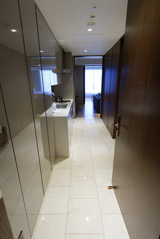 「1ベッドルームデラックス」の入口