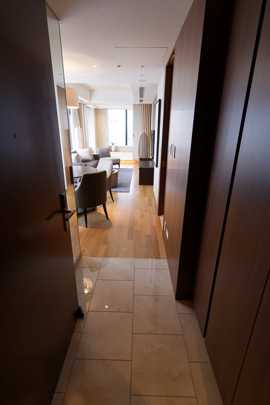 「1ベッドルームプレミア」の入口