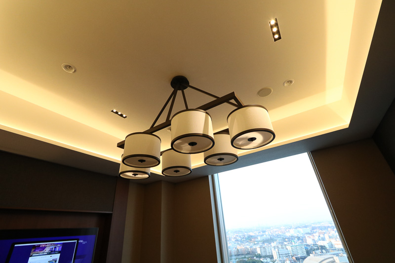 テーブル上の照明