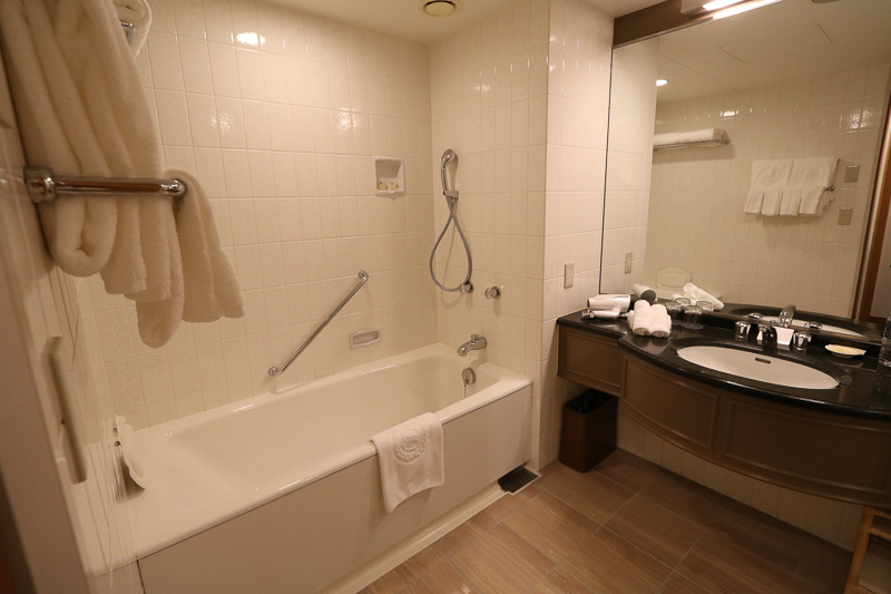 バスタブと洗面台