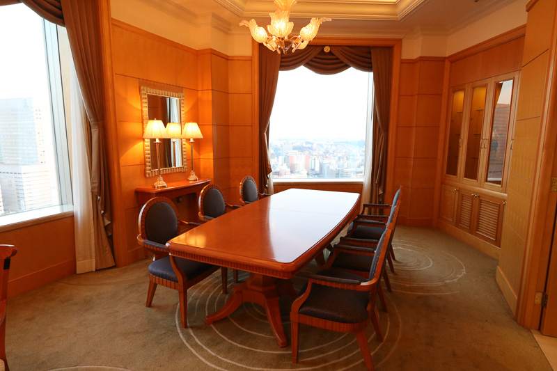 会議のできるテーブル