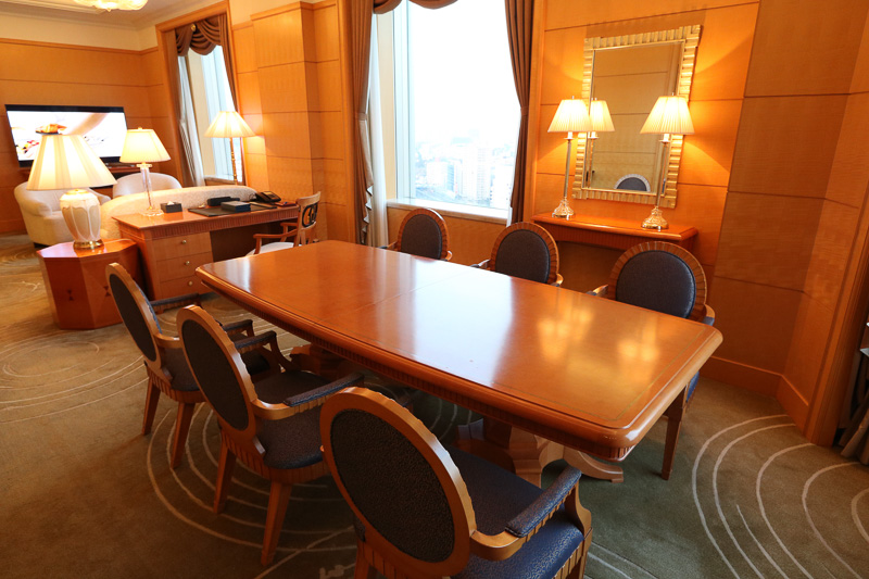 会議のできるテーブル