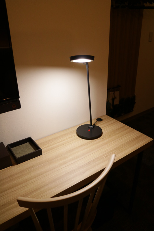 LEDの電気スタンド