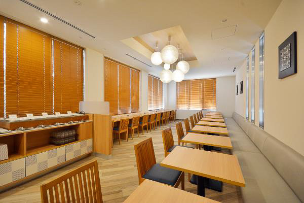 朝食ビュッフェを提供するレストラン「アレッタ」（画像提供：レンブラントホテルズアンドリゾーツ）