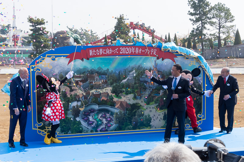 東京ディズニーランドの大規模開発にあたり、4月5日に起工式を実施