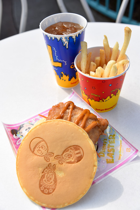 「スペシャルセット」（990円）。パッケージのイラストは3種類