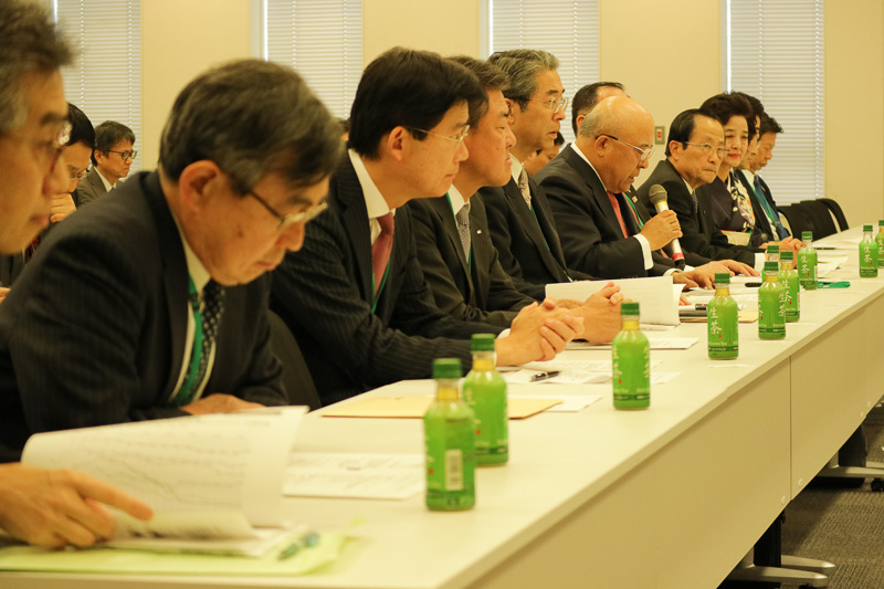 向かい合う形で、観光業界から衆参議員へ三連休の維持が訴えられた