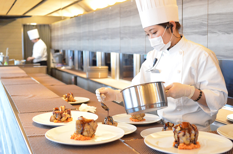 3号車はキッチン車両になっています