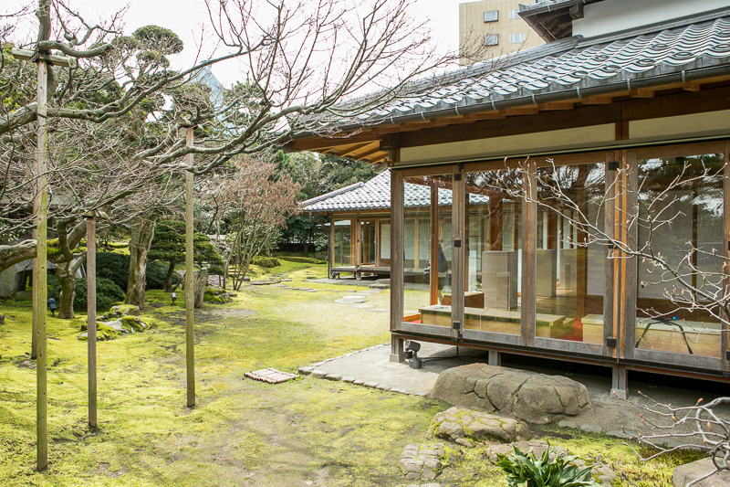 この東屋が「樂翠亭」と名付けられ、庭園だけで900坪ある