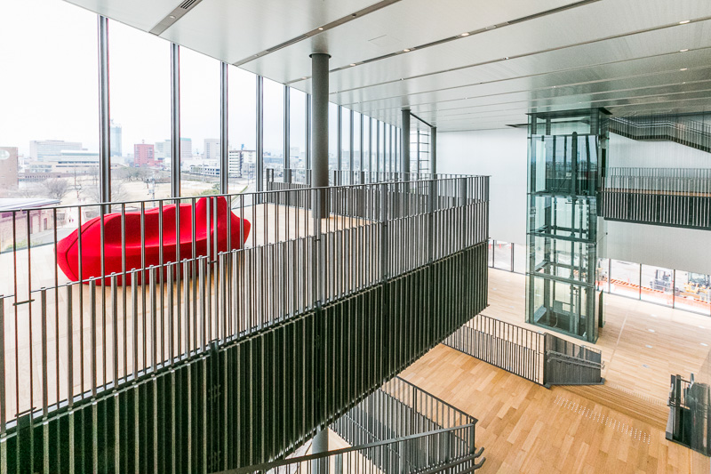 3階に上がるとゆったりとした休憩スペースがある