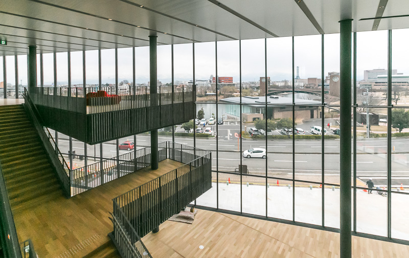 3階に上がるとゆったりとした休憩スペースがある