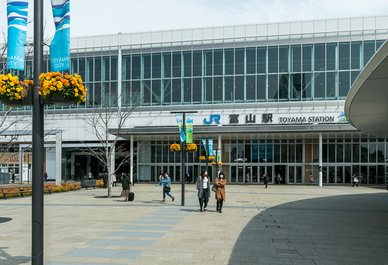 JR富山駅