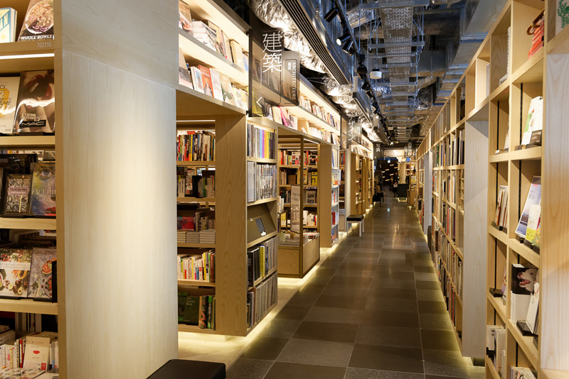 6階には蔦屋書店が入居する