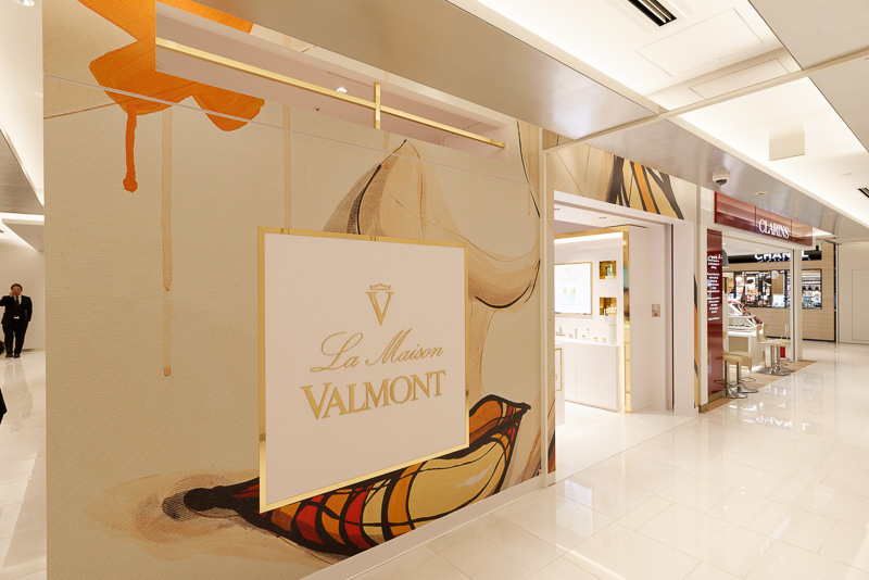 スイスのエイジングケアブランド「La Maison VALMONT（ラ・メゾン・ヴァルモン）」。伊勢丹のサロンで一部商品を扱っていたが、単独の店舗として出店するのは日本初とのこと