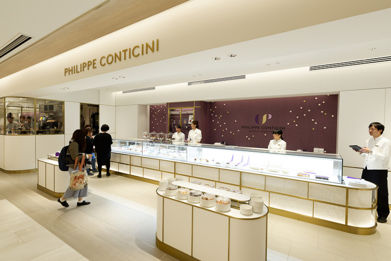 パリのパティシエが世界で初めて出店する「PHILIPPE CONTICINI（フィリップ・コンティチーニ）」。オーナーはこれまで店舗を持たず研究家として活動し、コンサルティングなどに専念していたが、日本の寿司屋やうなぎ屋などに感銘を受け、日本に初号店を開くことにしたという