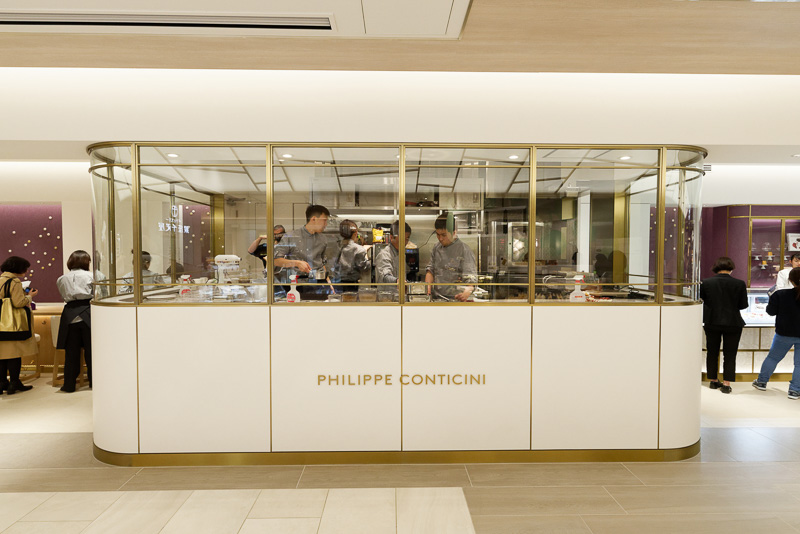 パリのパティシエが世界で初めて出店する「PHILIPPE CONTICINI（フィリップ・コンティチーニ）」。オーナーはこれまで店舗を持たず研究家として活動し、コンサルティングなどに専念していたが、日本の寿司屋やうなぎ屋などに感銘を受け、日本に初号店を開くことにしたという