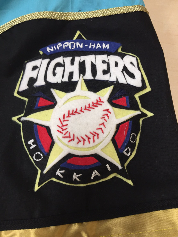 採寸から完成までの様子（写真提供：AIR DO）