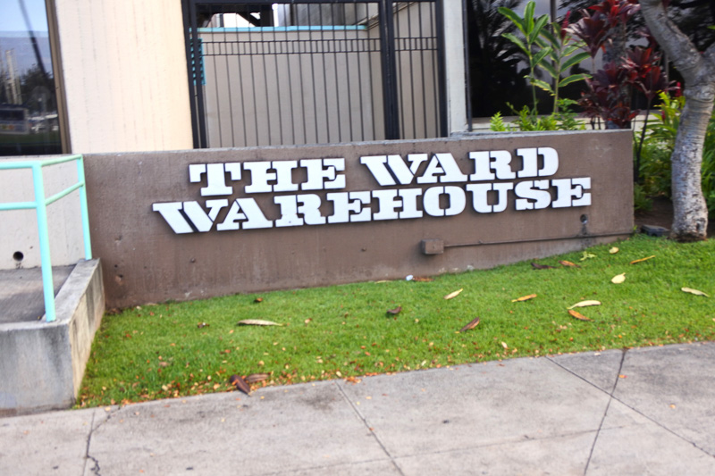 ローカルに親しまれてきた地元密着型の「ワード・ウェアハウス」