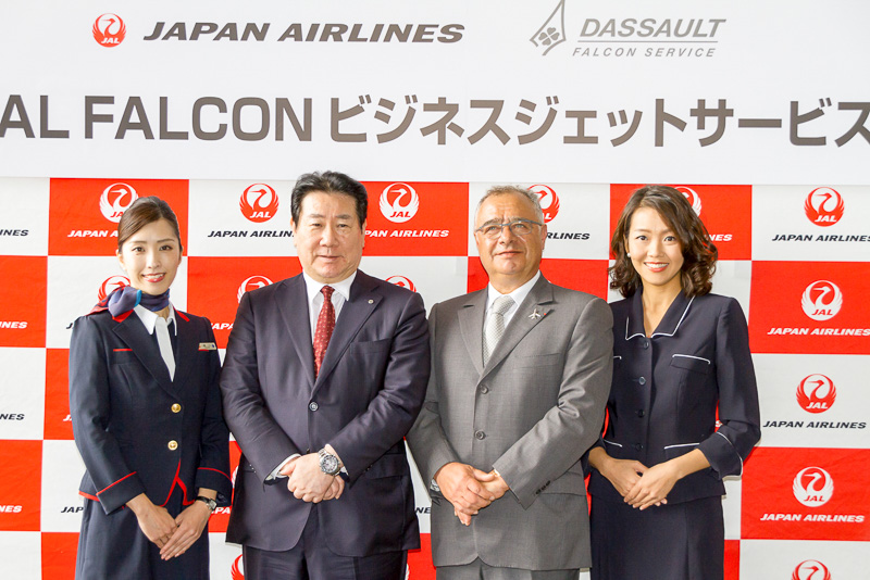 羽田空港内にあるJAL M2格納庫において「JAL FALCONビジネスジェットサービス」の発表会を実施