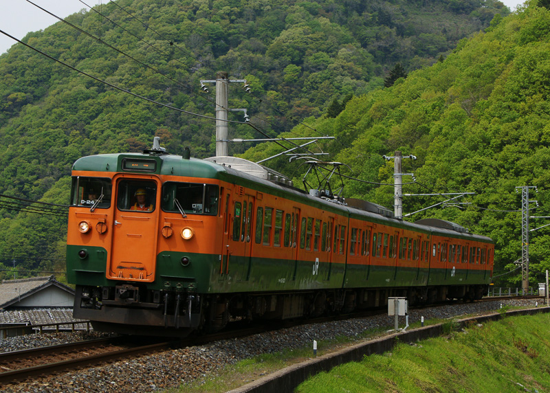 115系300番台車両の塗装イメージ