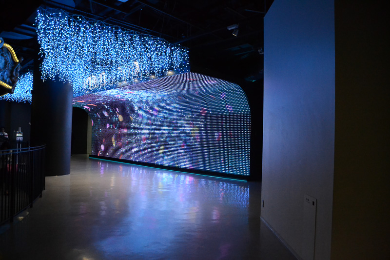 トンネルのイルミネーション