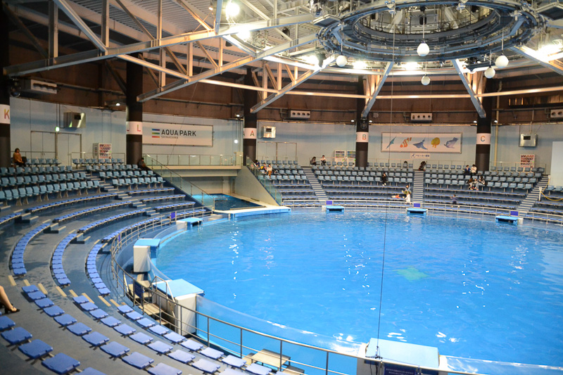 360度どこからでも楽しめるように“正面”のないスタジアム型の作り