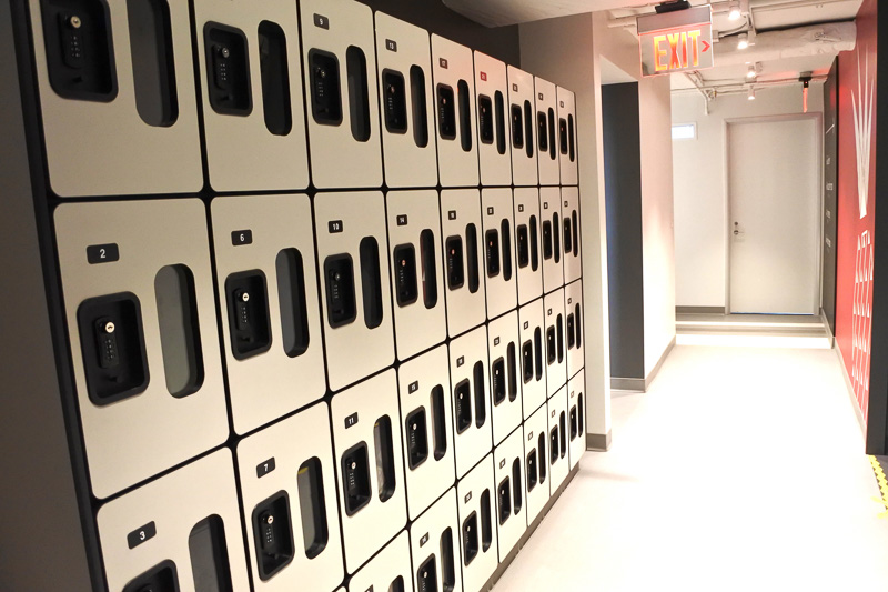 無料のロッカーが利用でき、チェックイン前に買い物をしたときや、ちょっとした手荷物を預けて市内散策に出かけることもできる