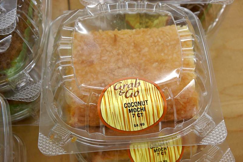 レジ前のスイーツゾーンは必ずチェック。魅力的なラインアップだ