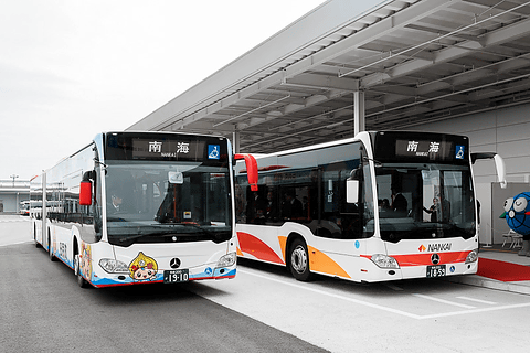 南海バス、関空ターミナル間で運行開始する、一挙100名を運べる連節
