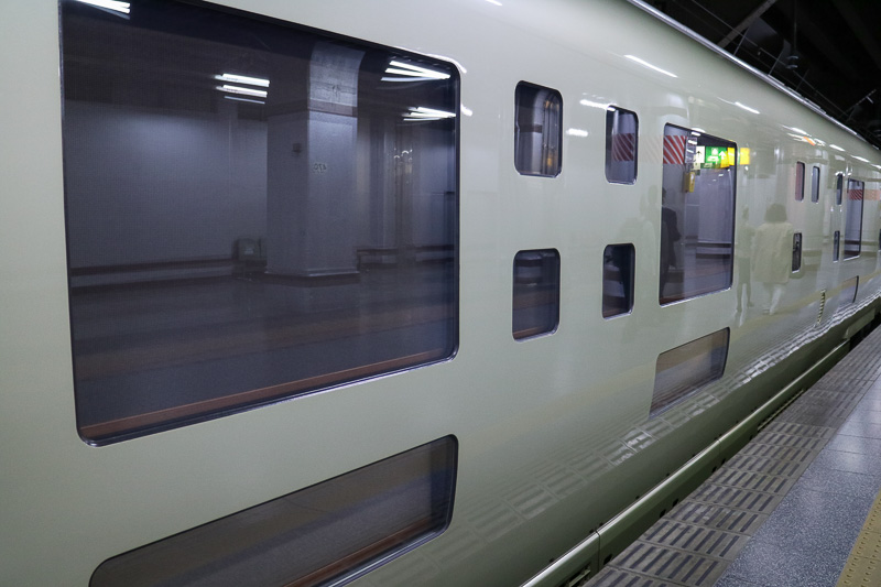 TRAIN SUITE 四季島は大小さまざまな窓が散りばめるように配置されている