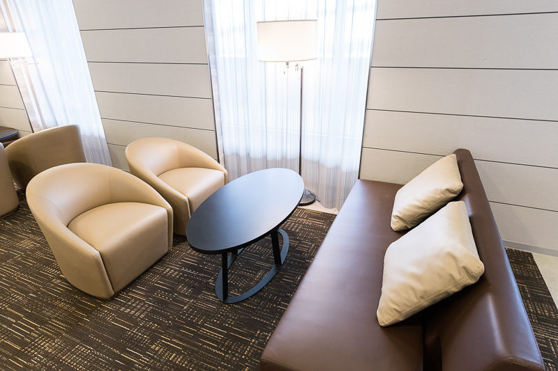 窓側はファミリーにピッタリなテーブル席