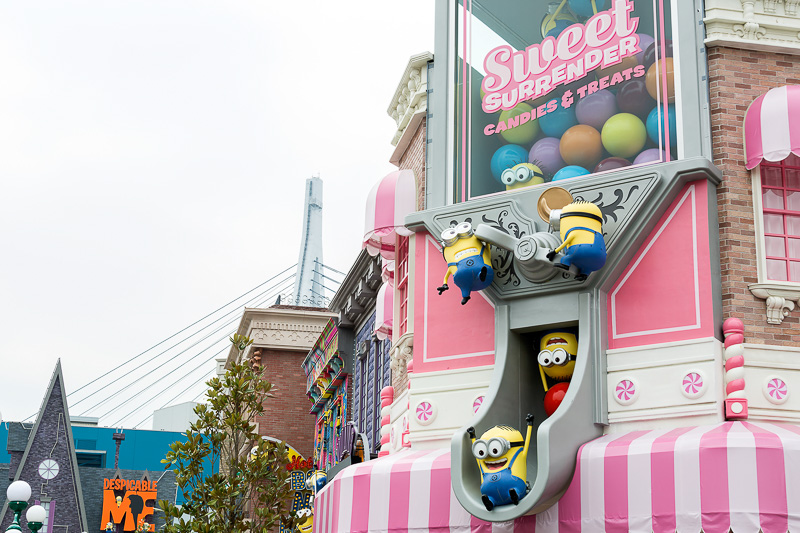 周囲の建物にはミニオンがたくさん！