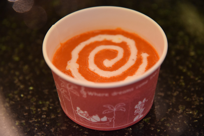 「赤ピーマンとじゃがいものスープ」