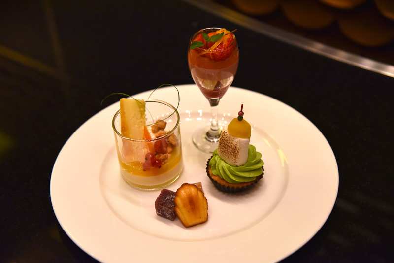 ビュッフェ式のデザートはお好みで。フルーツを使ったデザートがお勧め