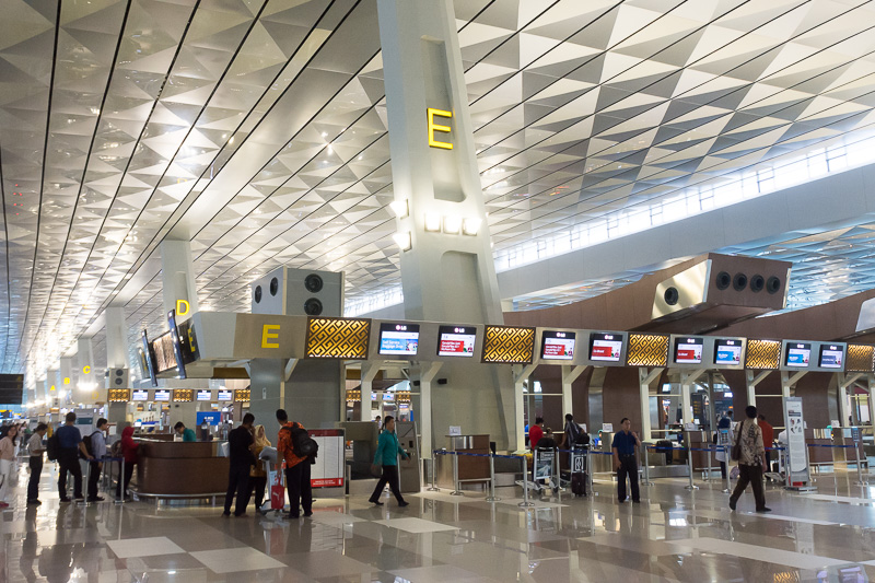 Eカウンターの一部も優先カウンター