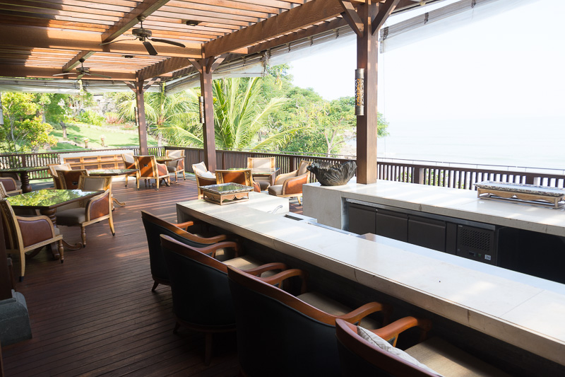 2階に宴会場。カウンターキッチンのあるテラスも