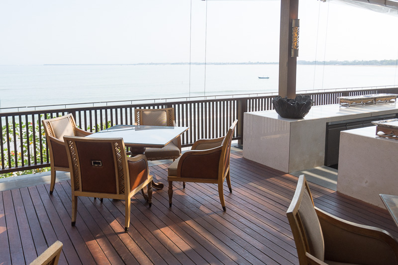 2階に宴会場。カウンターキッチンのあるテラスも