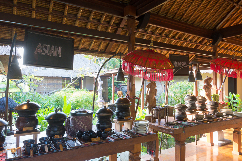 朝食をビュッフェスタイルで提供している「タマンワンティラン」