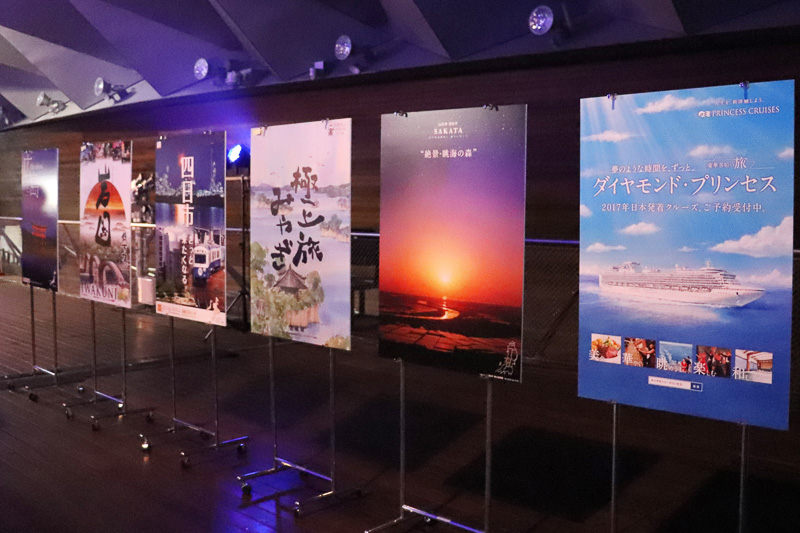 レセプション会場には新寄港地のパネルやフードデコレーションも設置