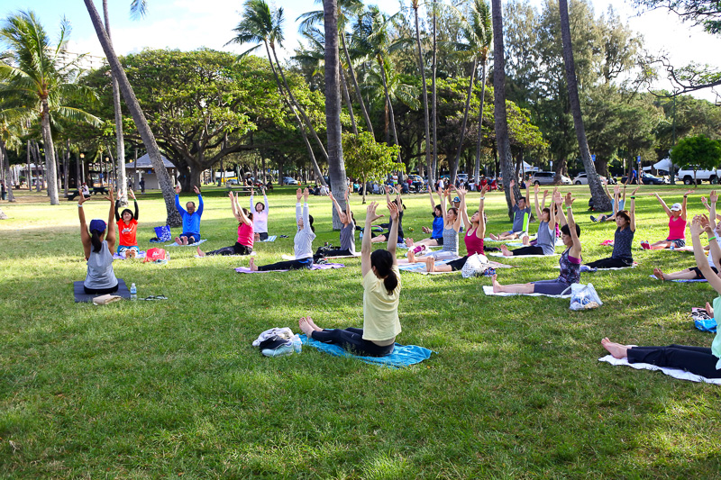 ジャルパック利用のランナーが参加できるモーニングヨガ、ランのひとコマ