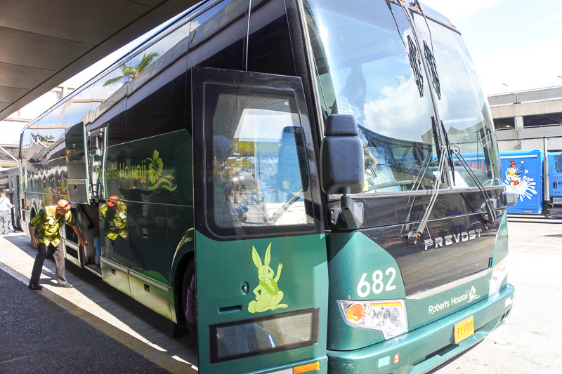 帰国時も「ロバーツハワイ」を利用。大型バスで時間ぴったりにお出迎え。そして空港へ