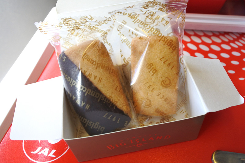 デザートの「ビッグアイランド・キャンディーズ」のショートブレットと「TROPILICIOUS ice cream＆Sorbet」のアイスクリーム