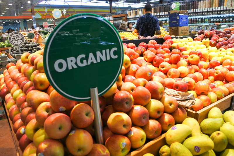 地元産の野菜もどっさり。コンドミニアムタイプや長期滞在の際に買いだめするのに最適
