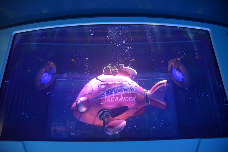 中央には「シーライダー」の模型を展示している