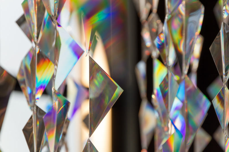 40 Sky Bar ＆ Loungeに設置された松尾高弘氏の作品「AURA」。雲や風、ダイヤモンドダストなど大気の輝きを表現したもの