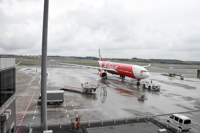 9時40分にプッシュバック、滑走路へ向かった