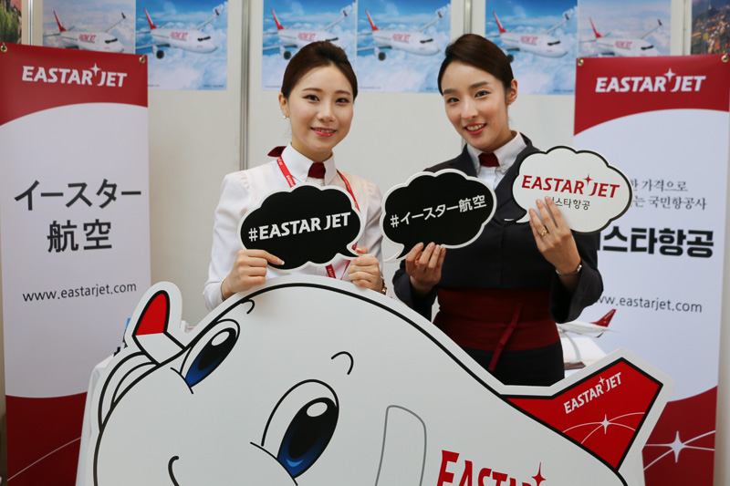 CA（客室乗務員）と一緒に写真撮影できたイースター航空のブース