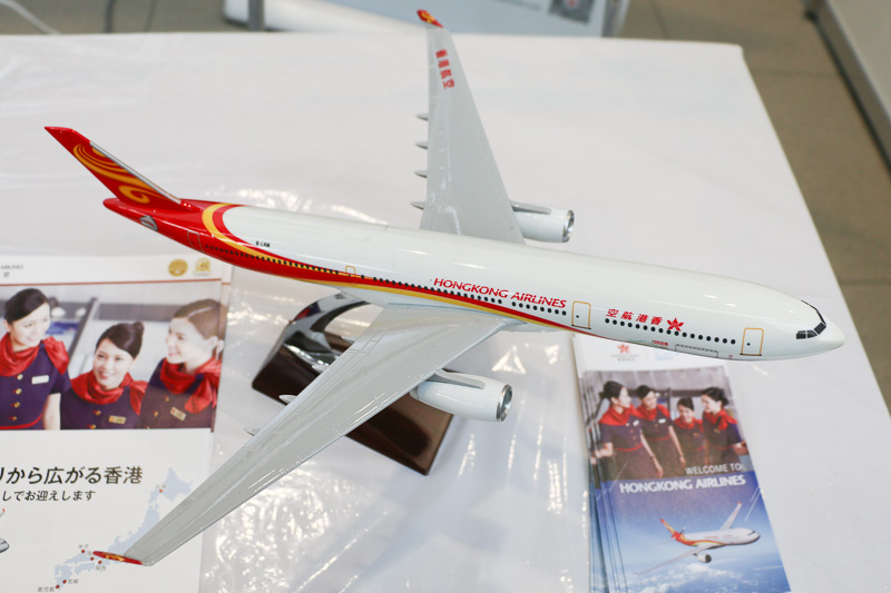香港航空のブースではモデルプレーンを展示