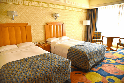 人気の 謎解き にミッキーマウスとの記念撮影も スペシャルコンテンツ付き宿泊プラン がスタート ディズニーアンバサダーホテルで限定37日間 1日25室で提供 トラベル Watch