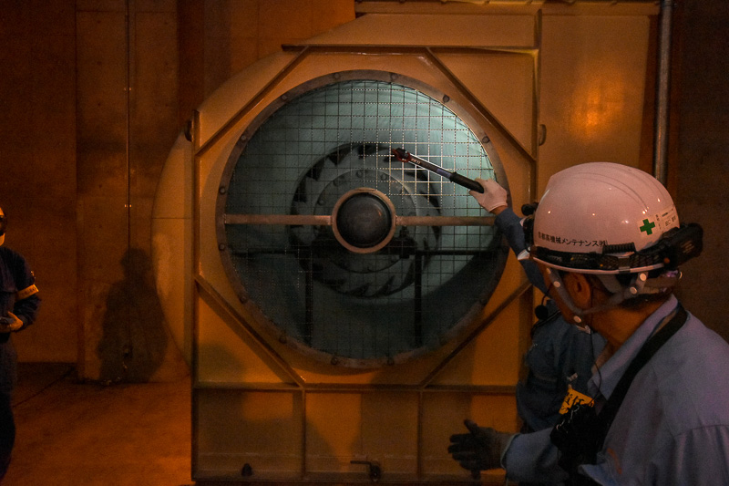 まずは目視で、異常がないかを確認